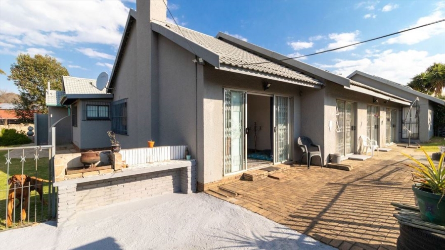 3 Bedroom Property for Sale in Van Riebeeck Park Gauteng