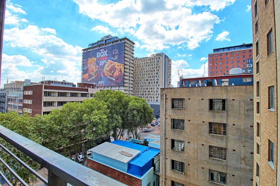 1 Bedroom Property for Sale in Braamfontein Gauteng