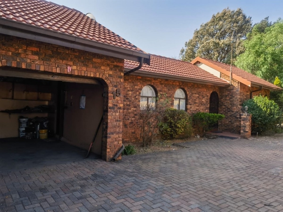 3 Bedroom Property for Sale in Crystal Park Gauteng