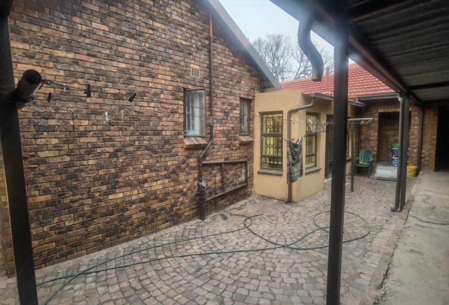 3 Bedroom Property for Sale in Crystal Park Gauteng