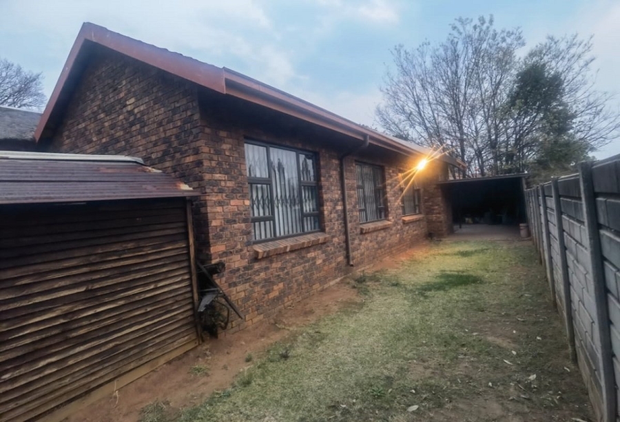 3 Bedroom Property for Sale in Crystal Park Gauteng