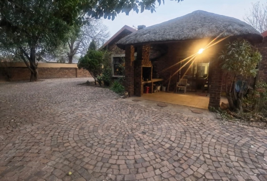 3 Bedroom Property for Sale in Crystal Park Gauteng