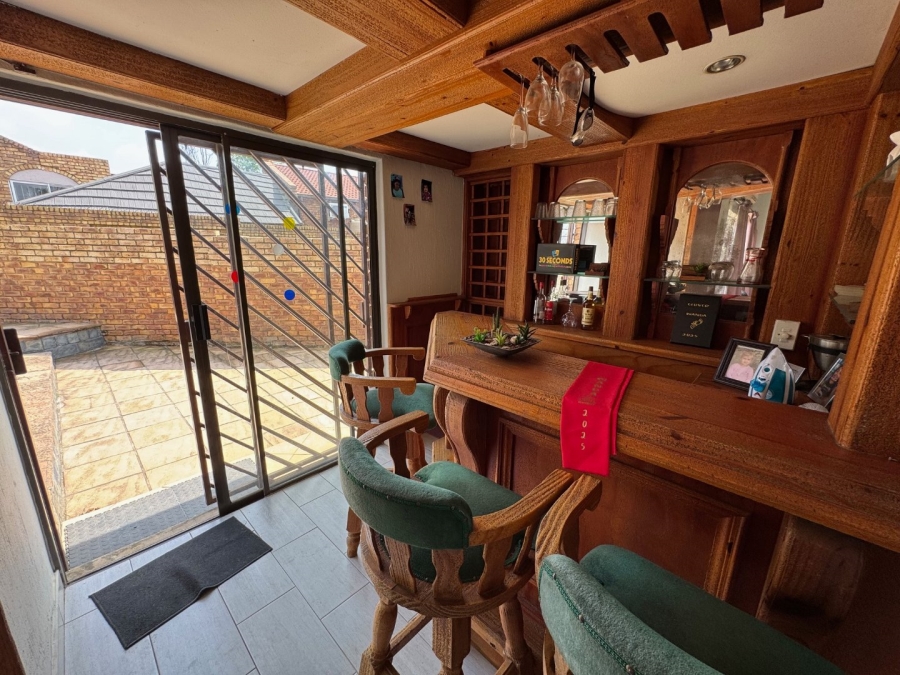2 Bedroom Property for Sale in Birchleigh Gauteng