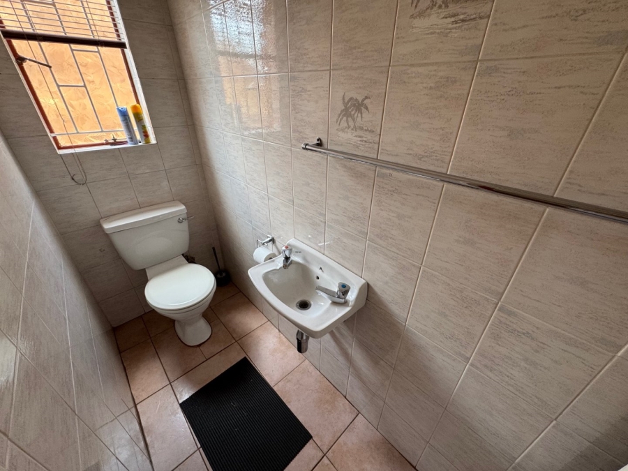 2 Bedroom Property for Sale in Birchleigh Gauteng