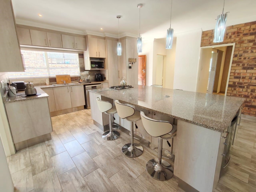 4 Bedroom Property for Sale in Vaal Marina Gauteng