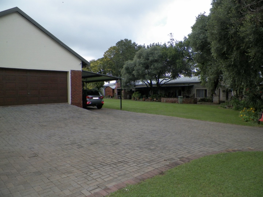 4 Bedroom Property for Sale in Raslouw Gauteng