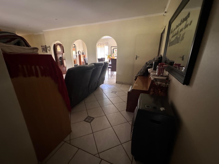 4 Bedroom Property for Sale in Raslouw Gauteng