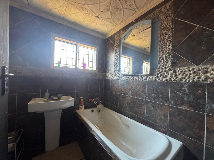 3 Bedroom Property for Sale in Lotus Gardens Gauteng