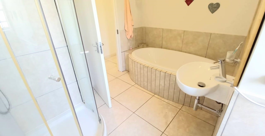 5 Bedroom Property for Sale in Vaal Marina Gauteng