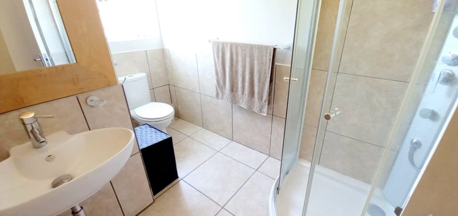 5 Bedroom Property for Sale in Vaal Marina Gauteng