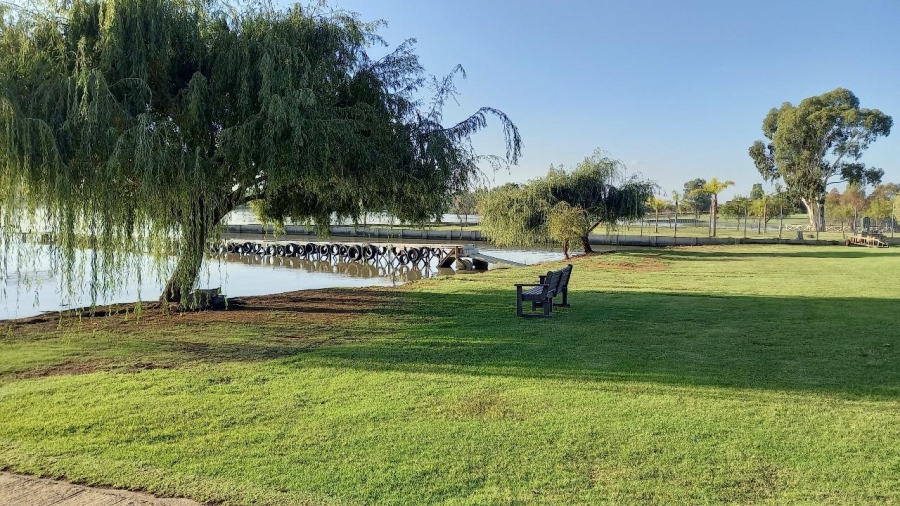 5 Bedroom Property for Sale in Vaal Marina Gauteng