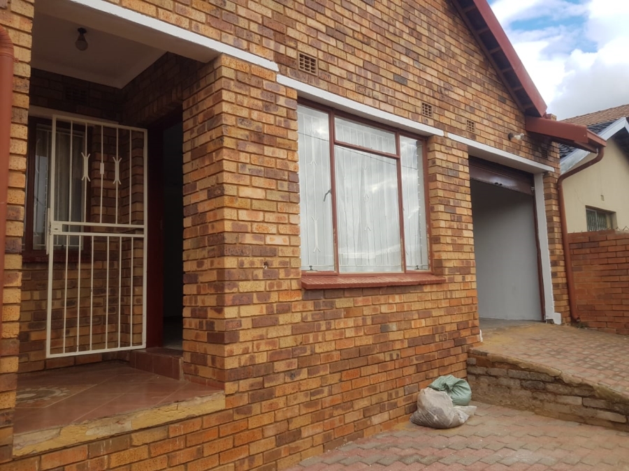 To Let 2 Bedroom Property for Rent in Klipspruit Gauteng