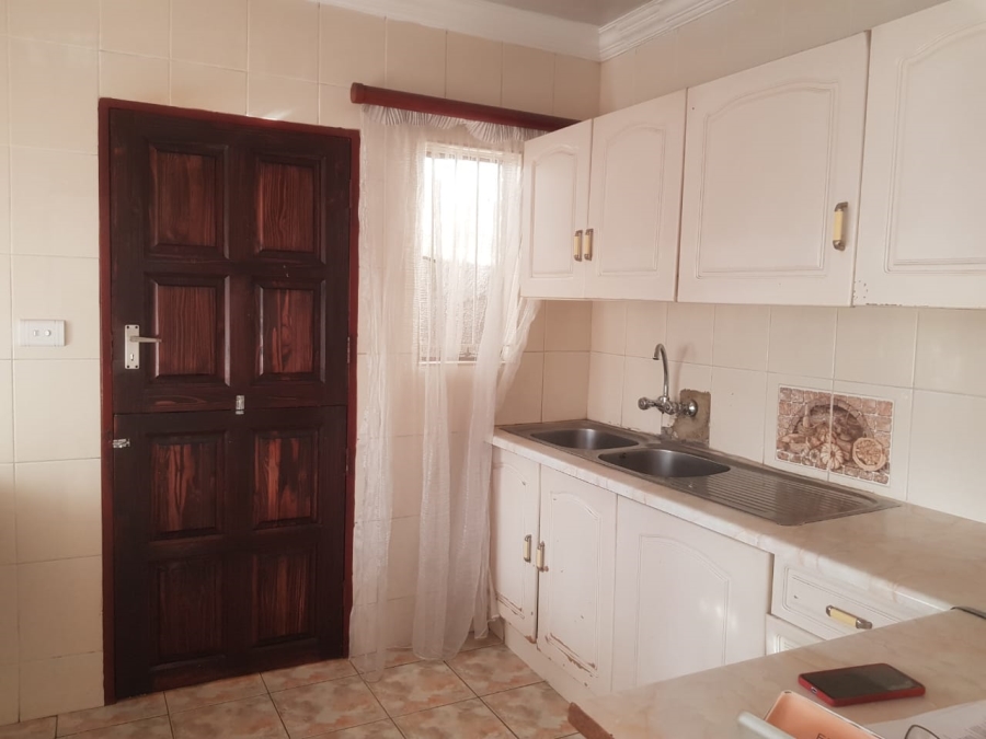 To Let 2 Bedroom Property for Rent in Klipspruit Gauteng
