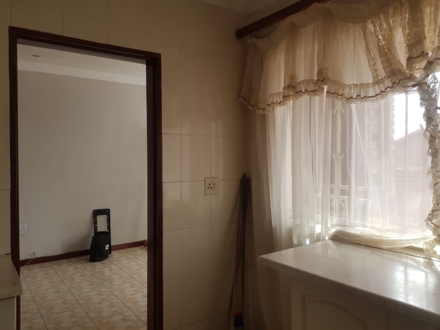 To Let 2 Bedroom Property for Rent in Klipspruit Gauteng