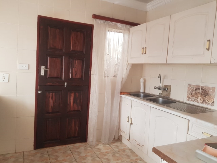 To Let 2 Bedroom Property for Rent in Klipspruit Gauteng