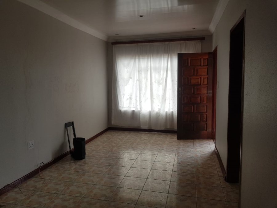 To Let 2 Bedroom Property for Rent in Klipspruit Gauteng