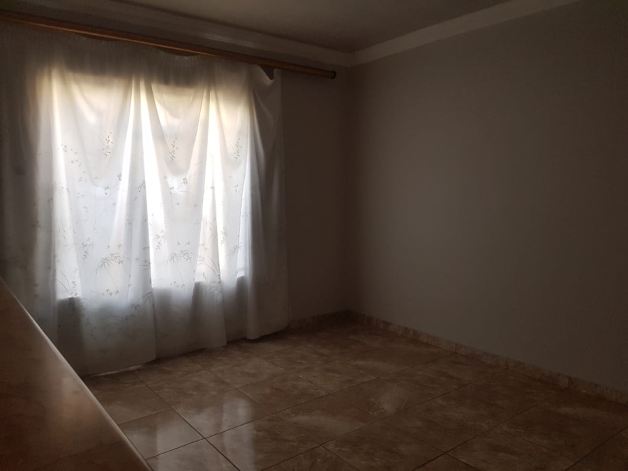 To Let 2 Bedroom Property for Rent in Klipspruit Gauteng