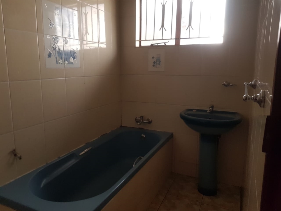 To Let 2 Bedroom Property for Rent in Klipspruit Gauteng