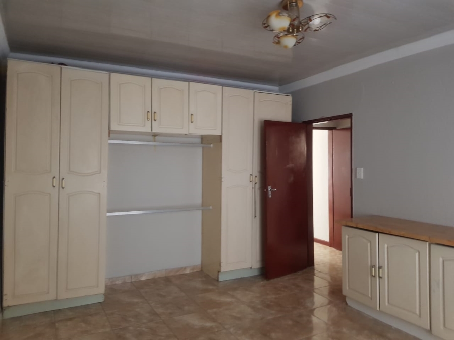 To Let 2 Bedroom Property for Rent in Klipspruit Gauteng