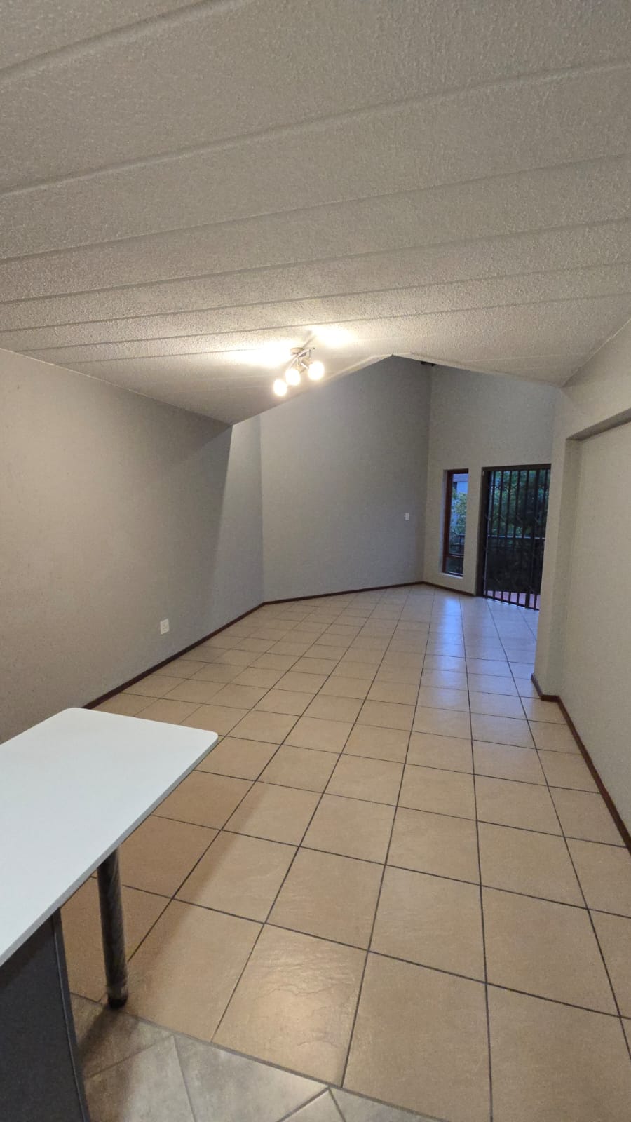 To Let 2 Bedroom Property for Rent in Glenvista Gauteng