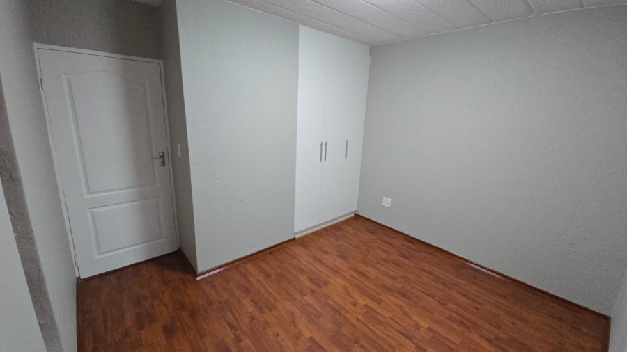 To Let 2 Bedroom Property for Rent in Glenvista Gauteng