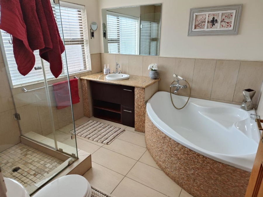 5 Bedroom Property for Sale in Vaal Marina Gauteng