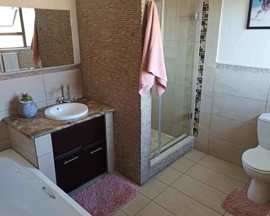 5 Bedroom Property for Sale in Vaal Marina Gauteng