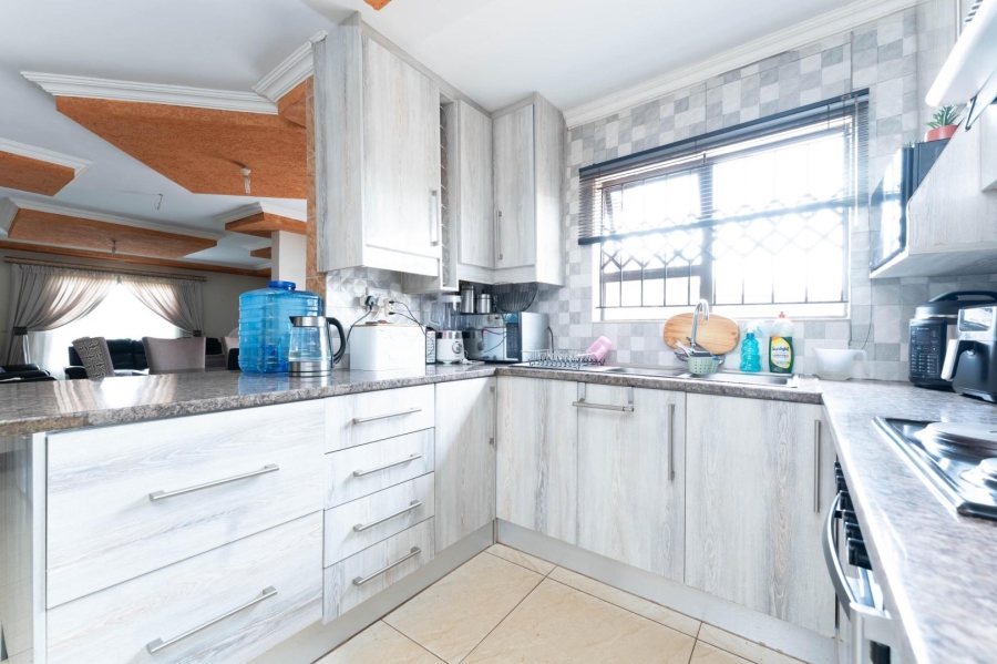 To Let 3 Bedroom Property for Rent in Protea Glen Gauteng