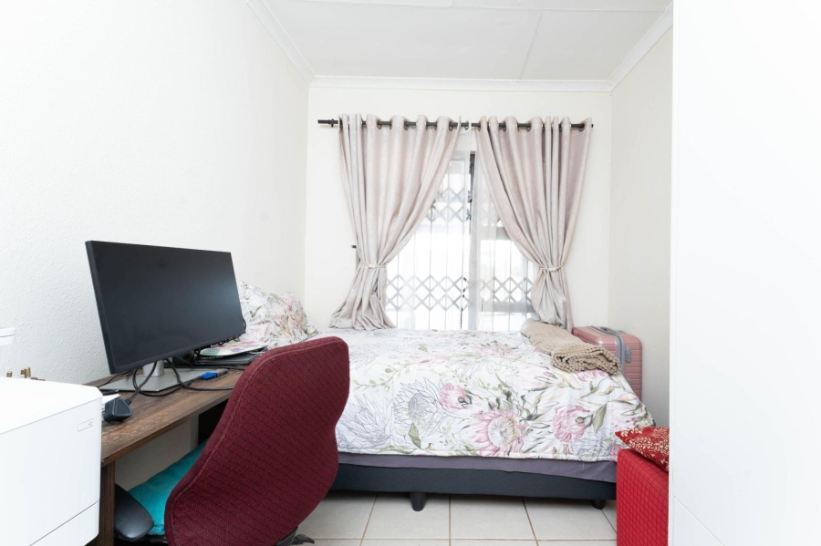 To Let 3 Bedroom Property for Rent in Protea Glen Gauteng