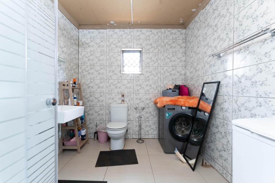 To Let 3 Bedroom Property for Rent in Protea Glen Gauteng