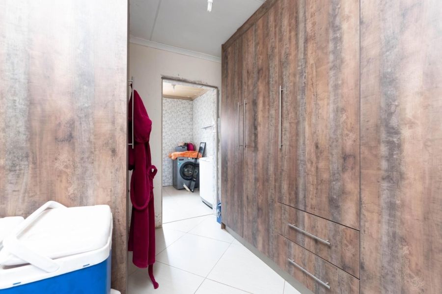 To Let 3 Bedroom Property for Rent in Protea Glen Gauteng