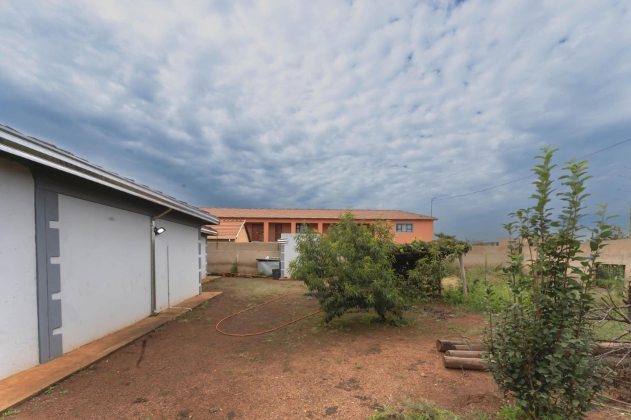To Let 3 Bedroom Property for Rent in Protea Glen Gauteng