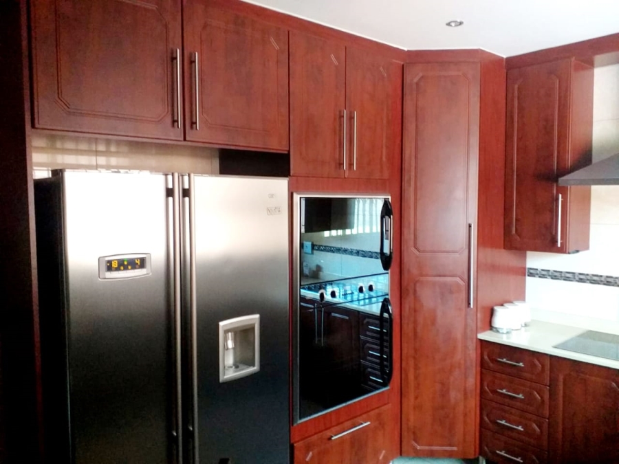 3 Bedroom Property for Sale in Falcon Ridge Gauteng