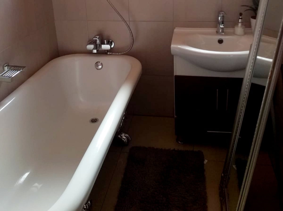 3 Bedroom Property for Sale in Falcon Ridge Gauteng