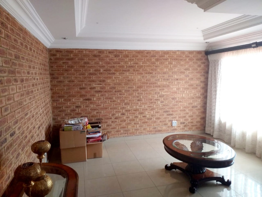 3 Bedroom Property for Sale in Falcon Ridge Gauteng
