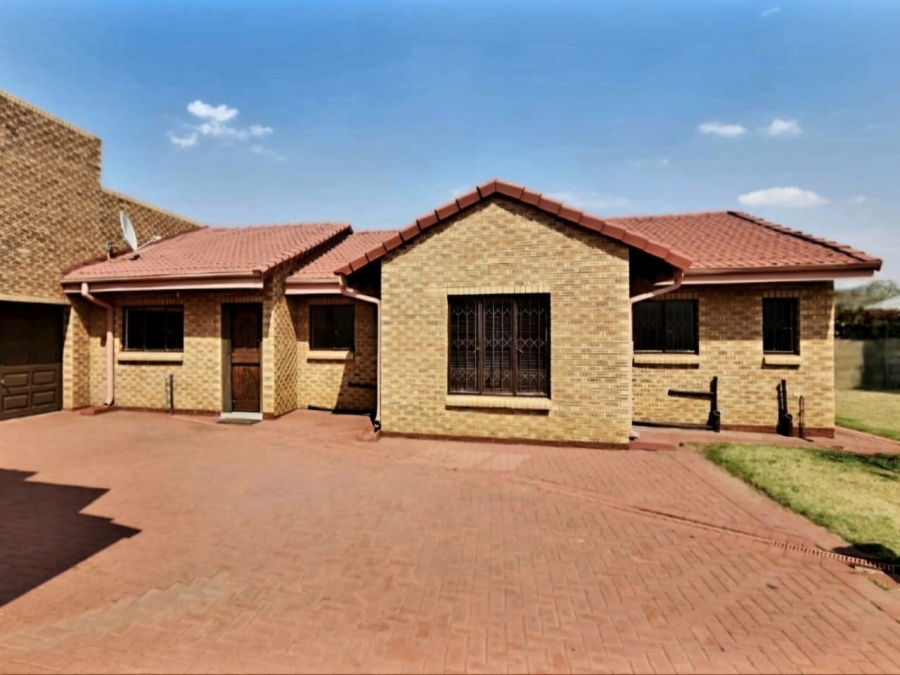 3 Bedroom Property for Sale in Falcon Ridge Gauteng