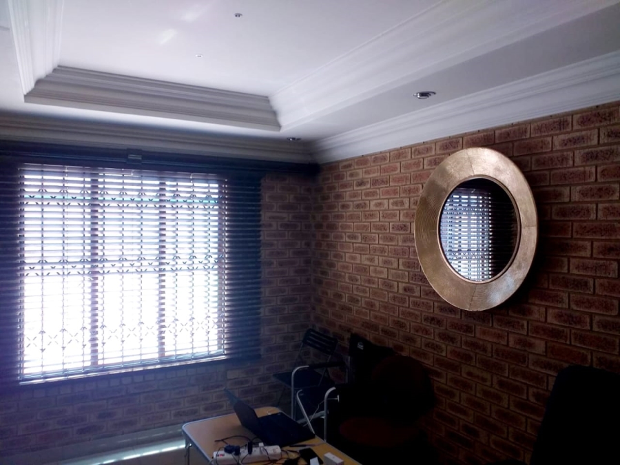 3 Bedroom Property for Sale in Falcon Ridge Gauteng