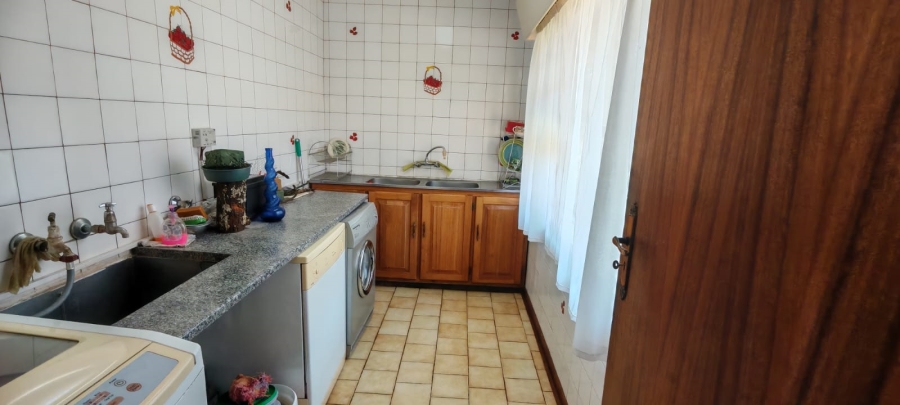 11 Bedroom Property for Sale in Knopjeslaagte Gauteng