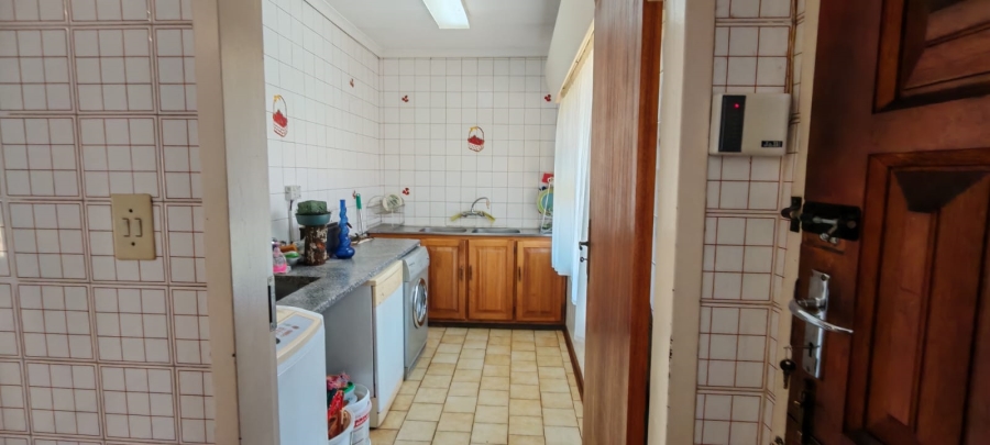 11 Bedroom Property for Sale in Knopjeslaagte Gauteng