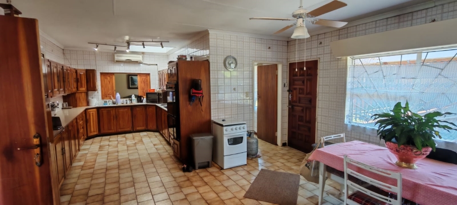 11 Bedroom Property for Sale in Knopjeslaagte Gauteng