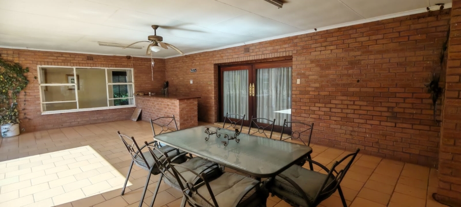 11 Bedroom Property for Sale in Knopjeslaagte Gauteng