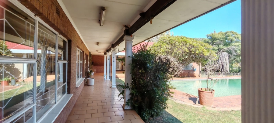 11 Bedroom Property for Sale in Knopjeslaagte Gauteng