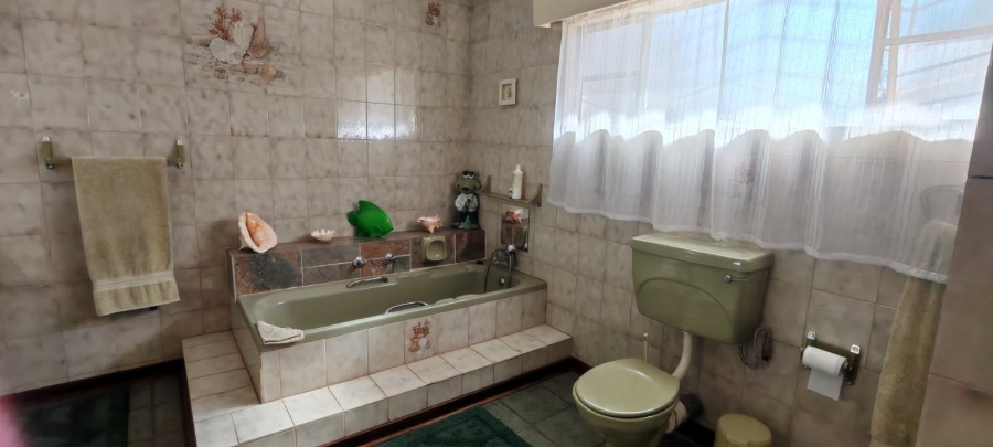 11 Bedroom Property for Sale in Knopjeslaagte Gauteng