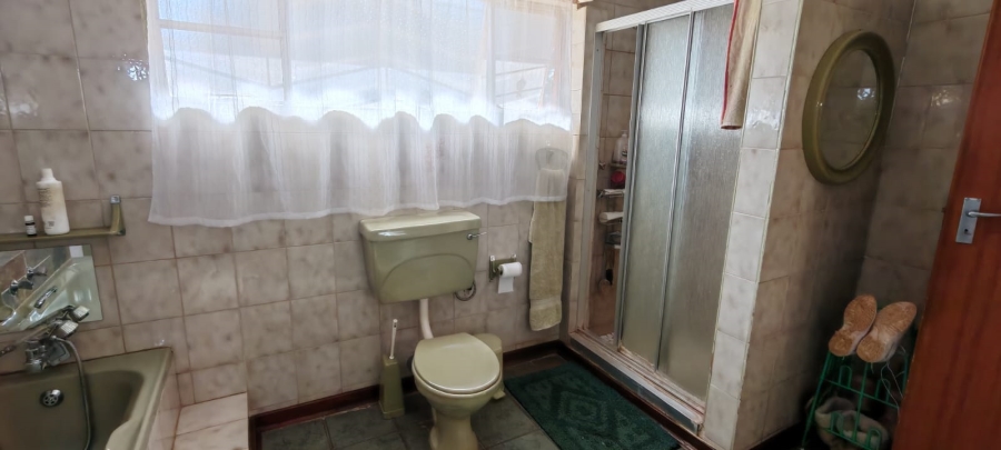 11 Bedroom Property for Sale in Knopjeslaagte Gauteng