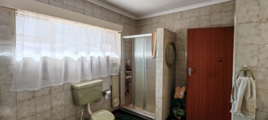 11 Bedroom Property for Sale in Knopjeslaagte Gauteng