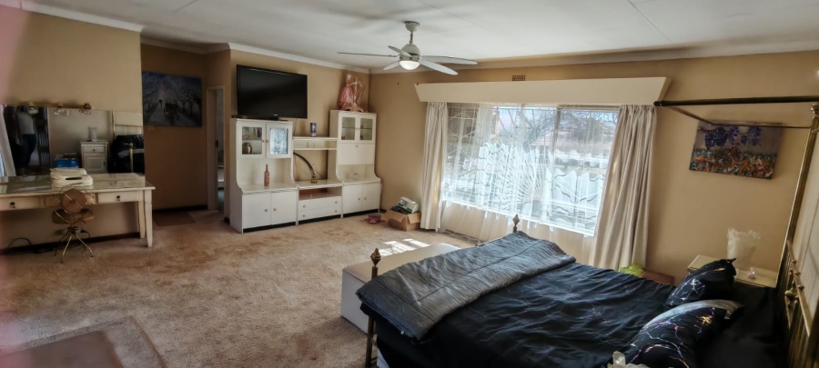 11 Bedroom Property for Sale in Knopjeslaagte Gauteng