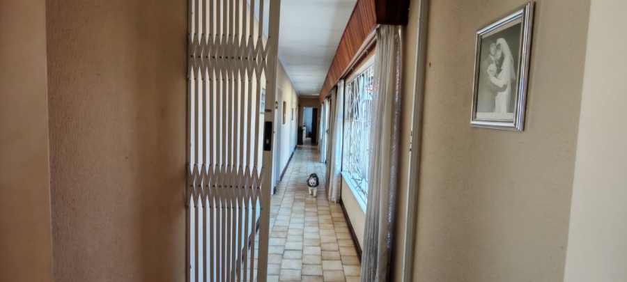 11 Bedroom Property for Sale in Knopjeslaagte Gauteng