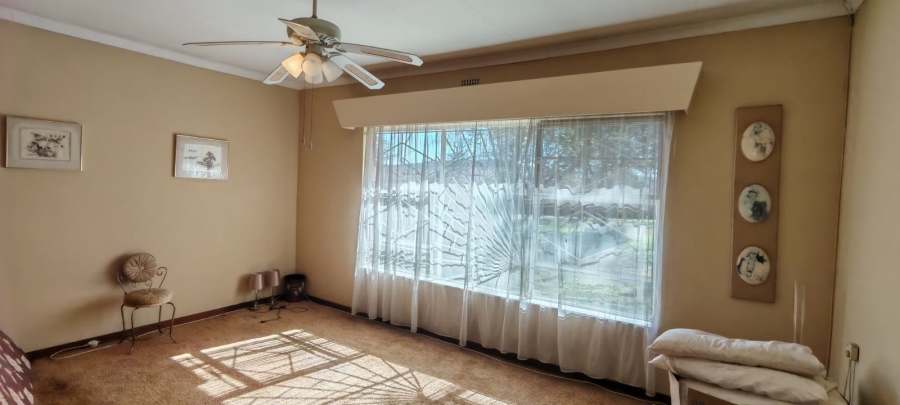 11 Bedroom Property for Sale in Knopjeslaagte Gauteng