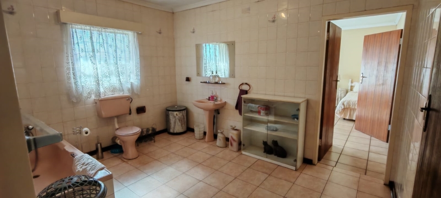 11 Bedroom Property for Sale in Knopjeslaagte Gauteng