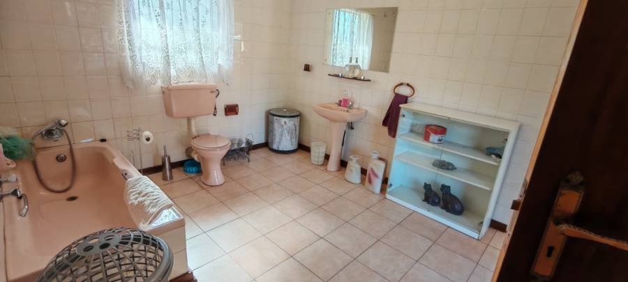 11 Bedroom Property for Sale in Knopjeslaagte Gauteng